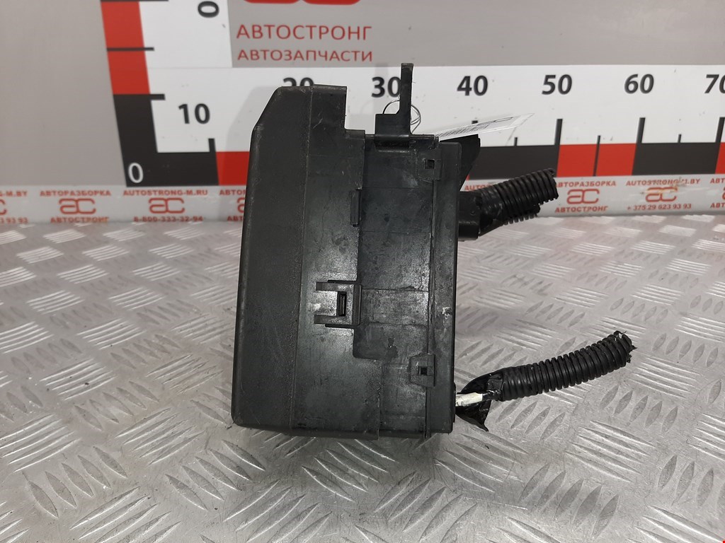 Блок реле MITSUBISHI Carisma 1995-1999