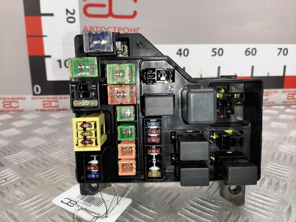 Блок реле MITSUBISHI Carisma 1995-1999