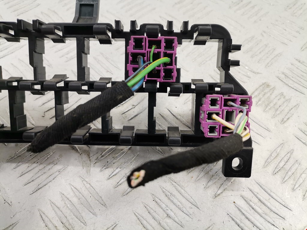 Блок реле AUDI A4 B5 1995-2001