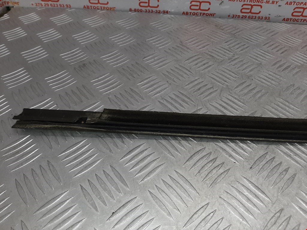 Уплотнитель (внутри) RENAULT Scenic II 2003-2010