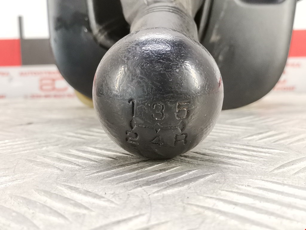 Кулиса (селектор) АКПП/МКПП в салоне MITSUBISHI Space Wagon N8,N9 1998-2004