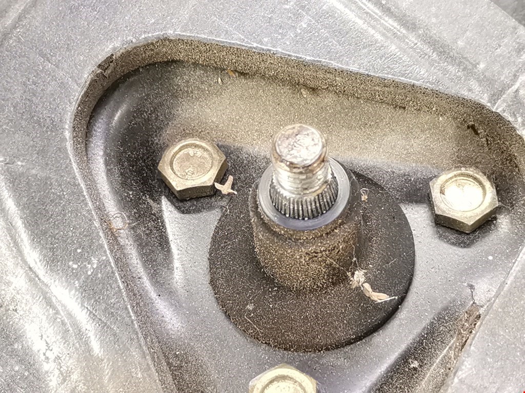 Моторчик стеклоочистителя передний MITSUBISHI Carisma 1995-1999