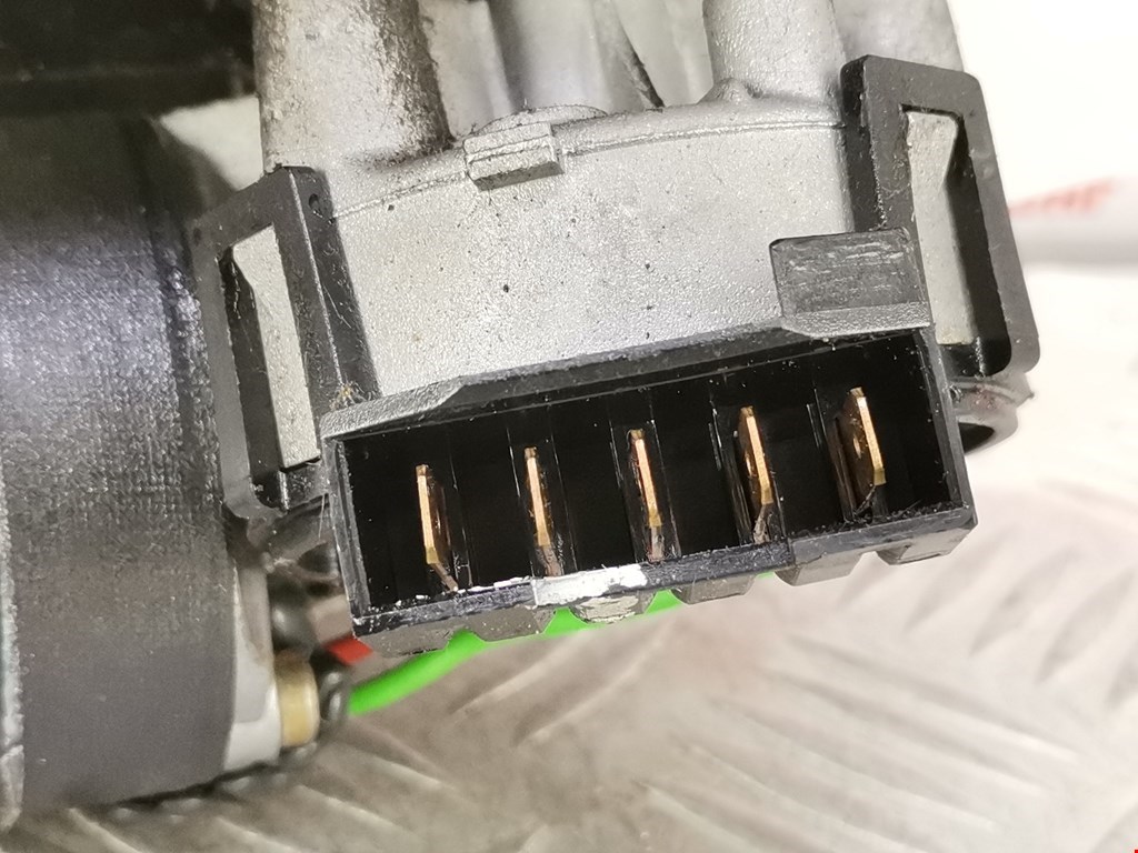 Моторчик стеклоочистителя передний MITSUBISHI Carisma 1995-1999