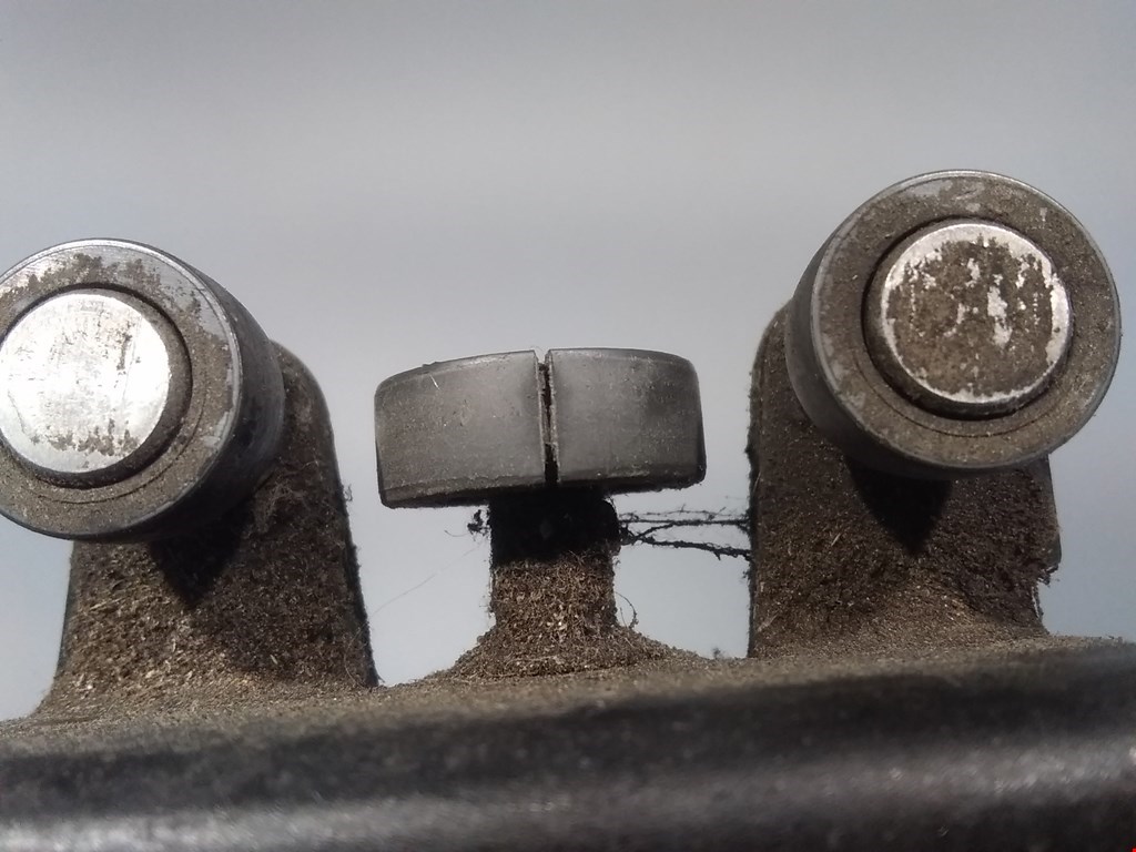 Ролик двери сдвижной (левый/правый средний верхний/нижний) RENAULT Kangoo 1997-2008