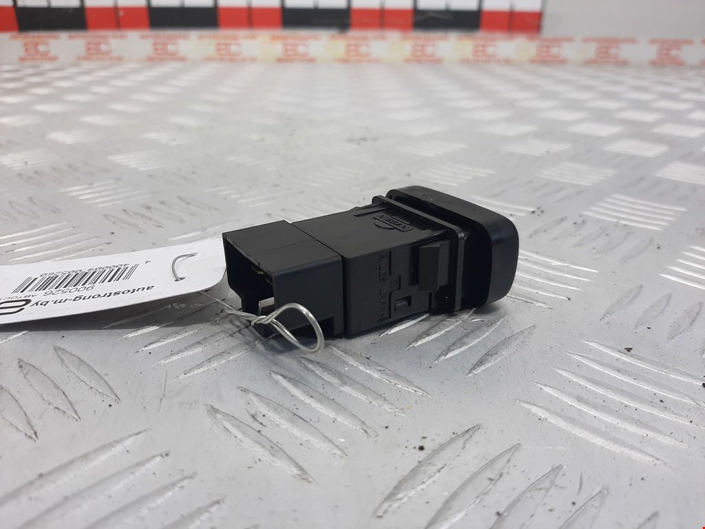 Кнопка включения противотуманных фар NISSAN Primera P10 1990-1996