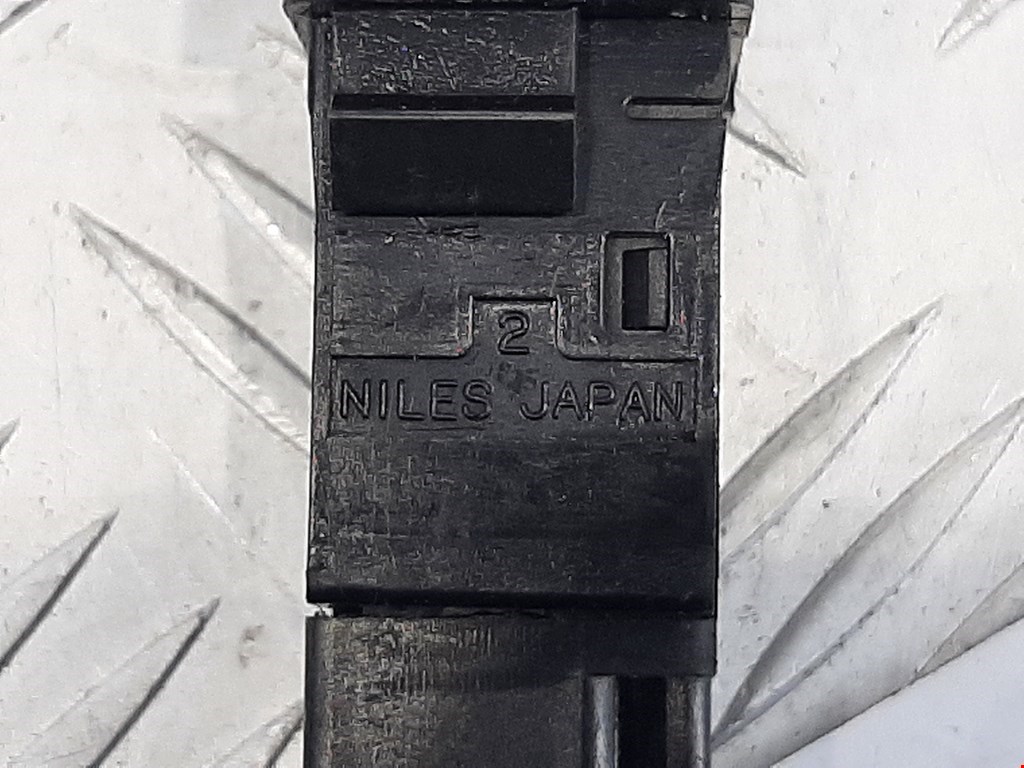 Кнопка включения противотуманных фар NISSAN Primera P10 1990-1996