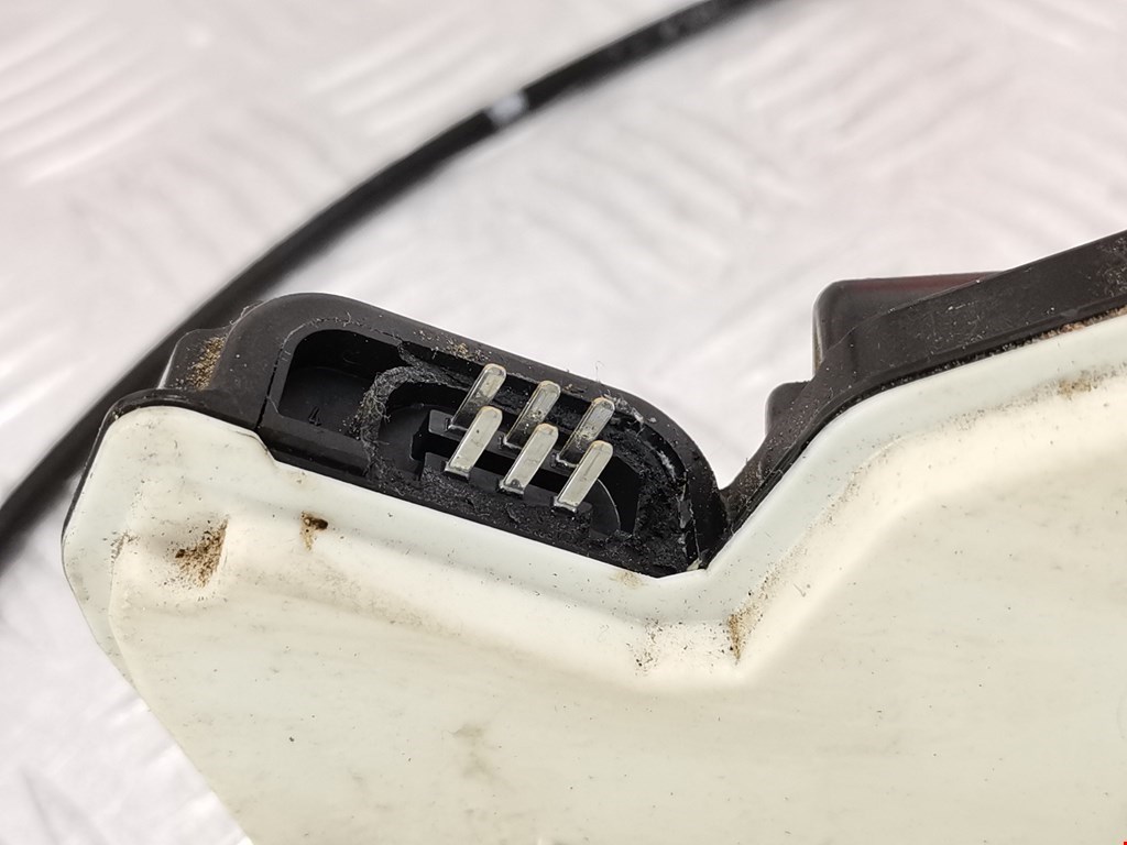 Замок двери задней правой SEAT Ibiza 2008-2017