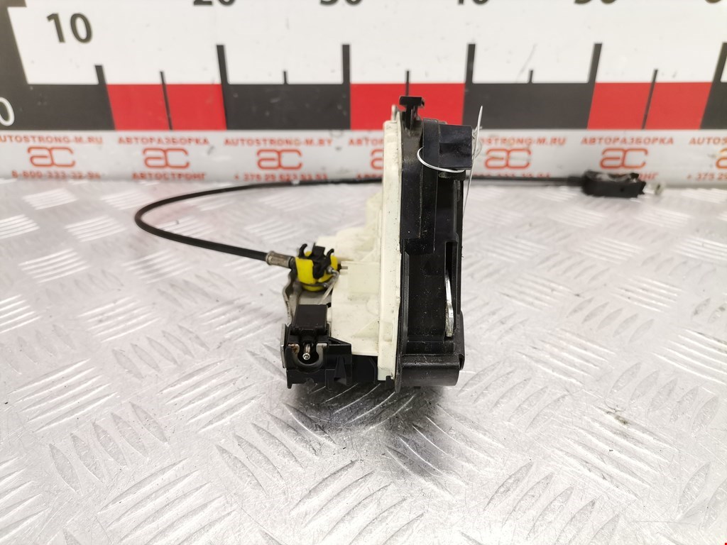 Замок двери задней правой SEAT Ibiza 2008-2017