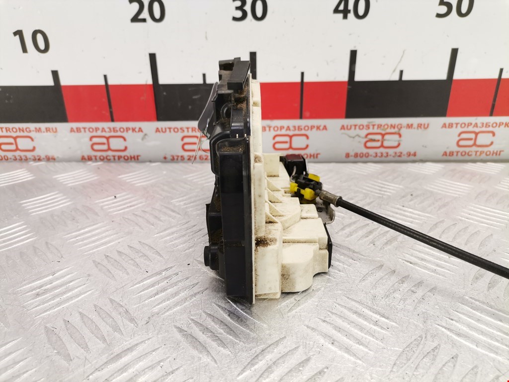 Замок двери задней правой SEAT Ibiza 2008-2017