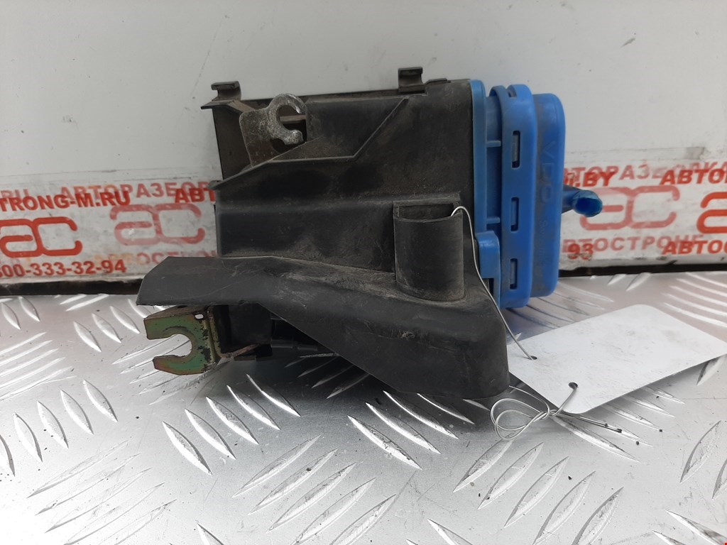 Замок двери задней правой AUDI A4 B5 1995-2001