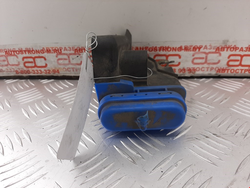 Замок двери задней правой AUDI A4 B5 1995-2001