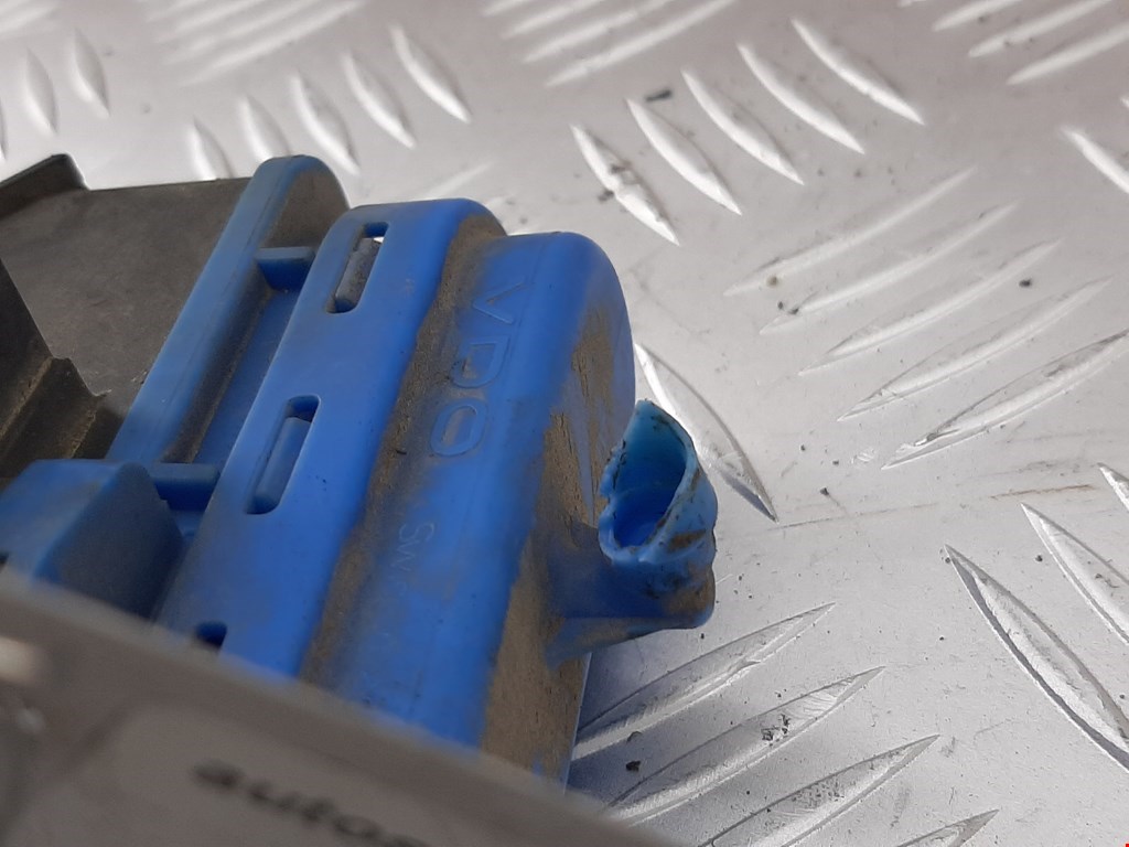 Замок двери задней правой AUDI A4 B5 1995-2001