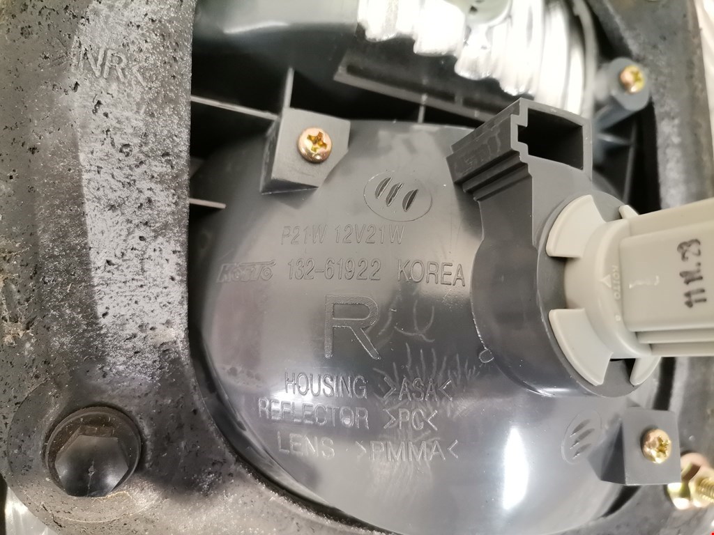 Фонарь задний внутренний правый MAZDA 626 GF 1997-2003