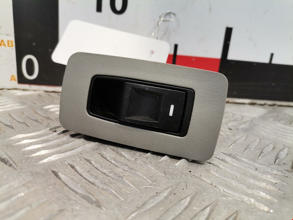 Кнопка стеклоподъемника DODGE Magnum 2003-2008