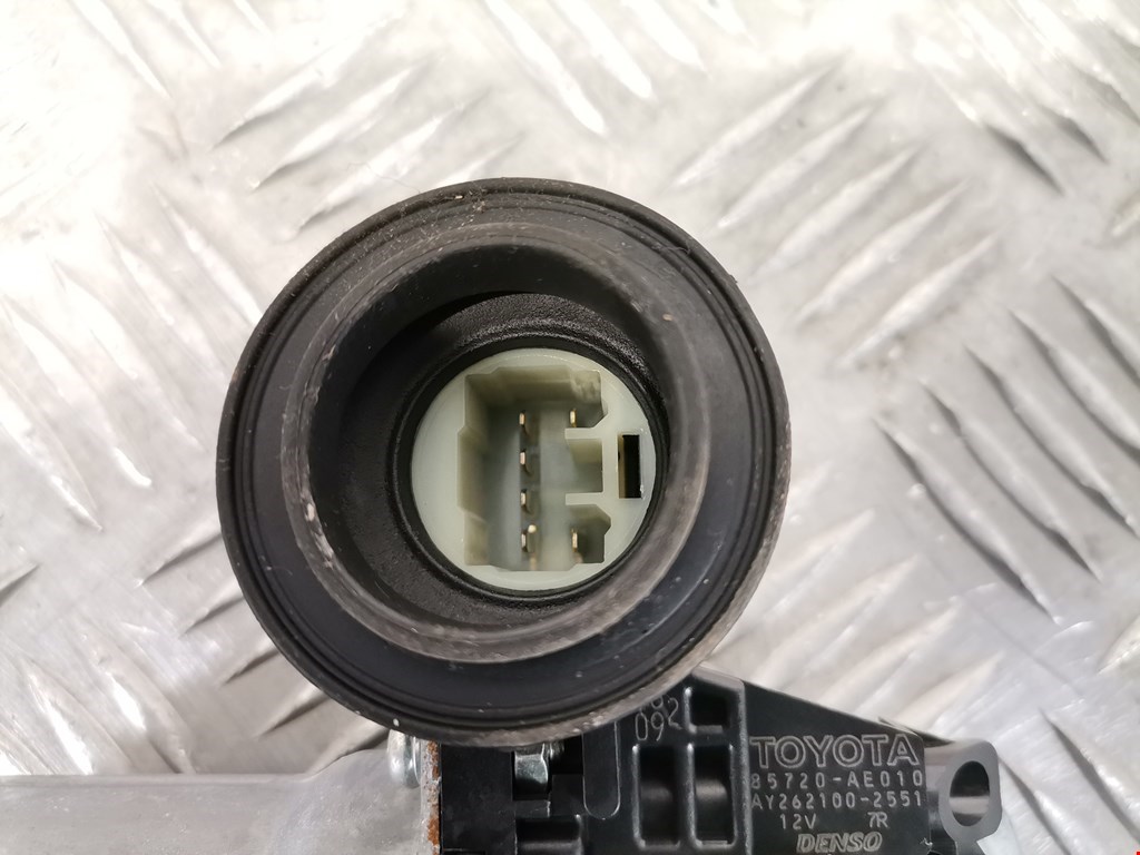 Стеклоподъемник задний правый TOYOTA Camry XV50 2011-2018