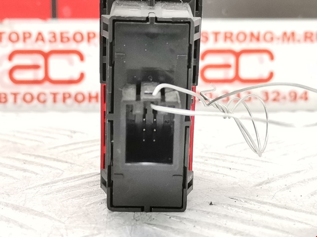 Кнопка аварийной сигнализации (аварийки) SEAT Toledo 2012-2019