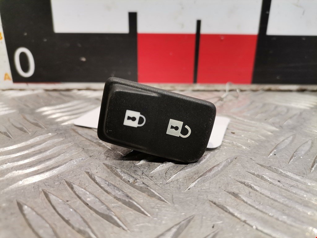 Кнопка центрального замка VOLVO V50 I 2004-2012