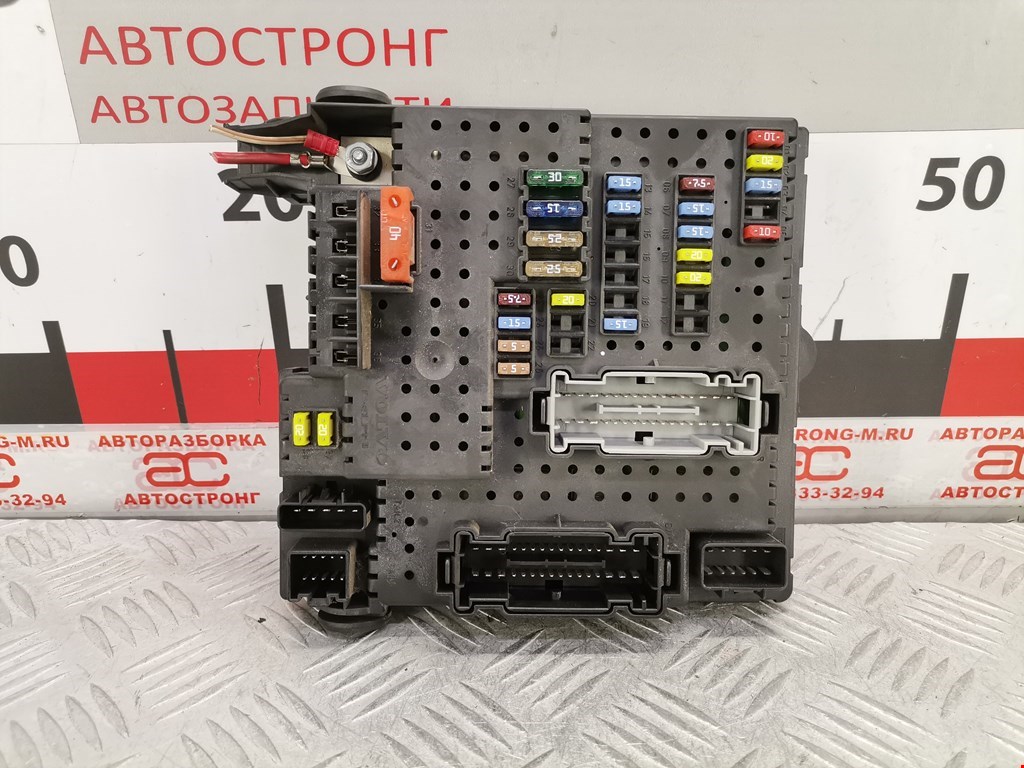 Датчик уровня в бачок омывателя VOLVO XC90 2002-2014