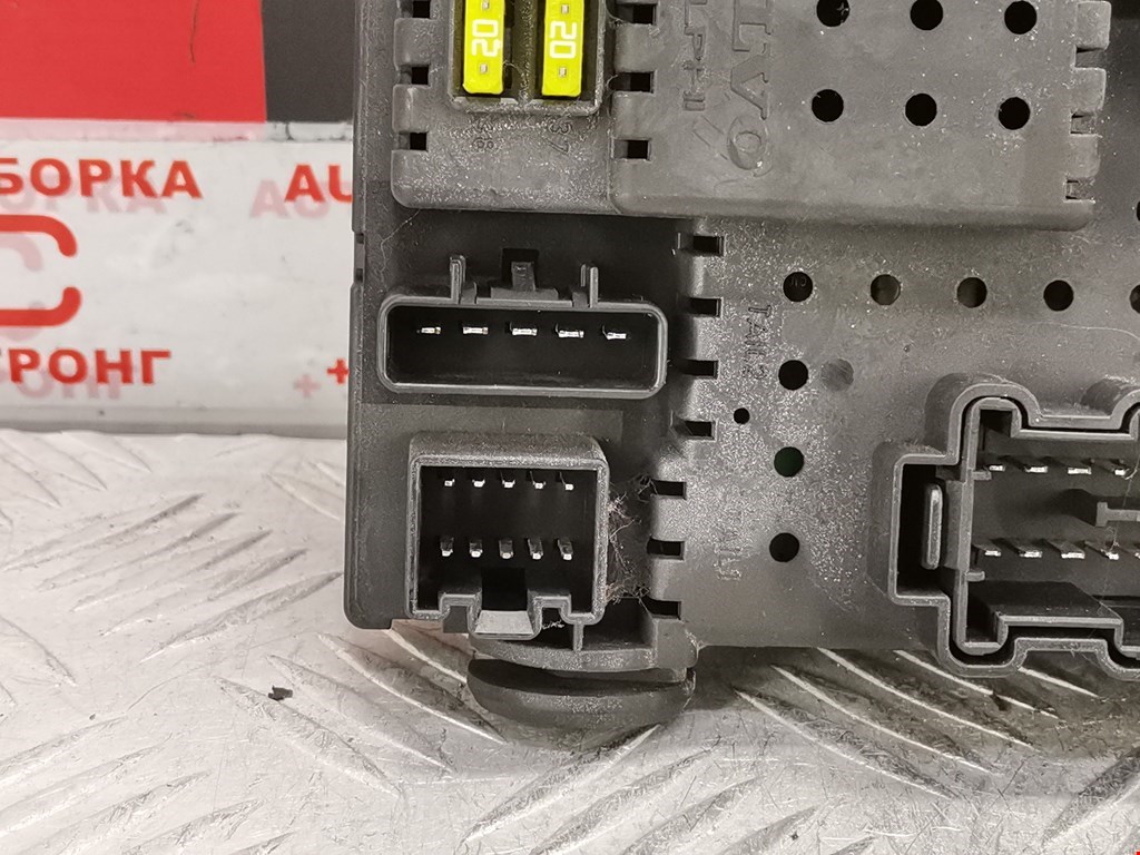 Датчик уровня в бачок омывателя VOLVO XC90 2002-2014