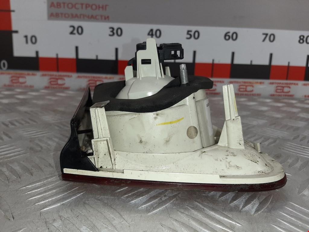 Фонарь задний внутренний правый VOLKSWAGEN Jetta V 2005-2011