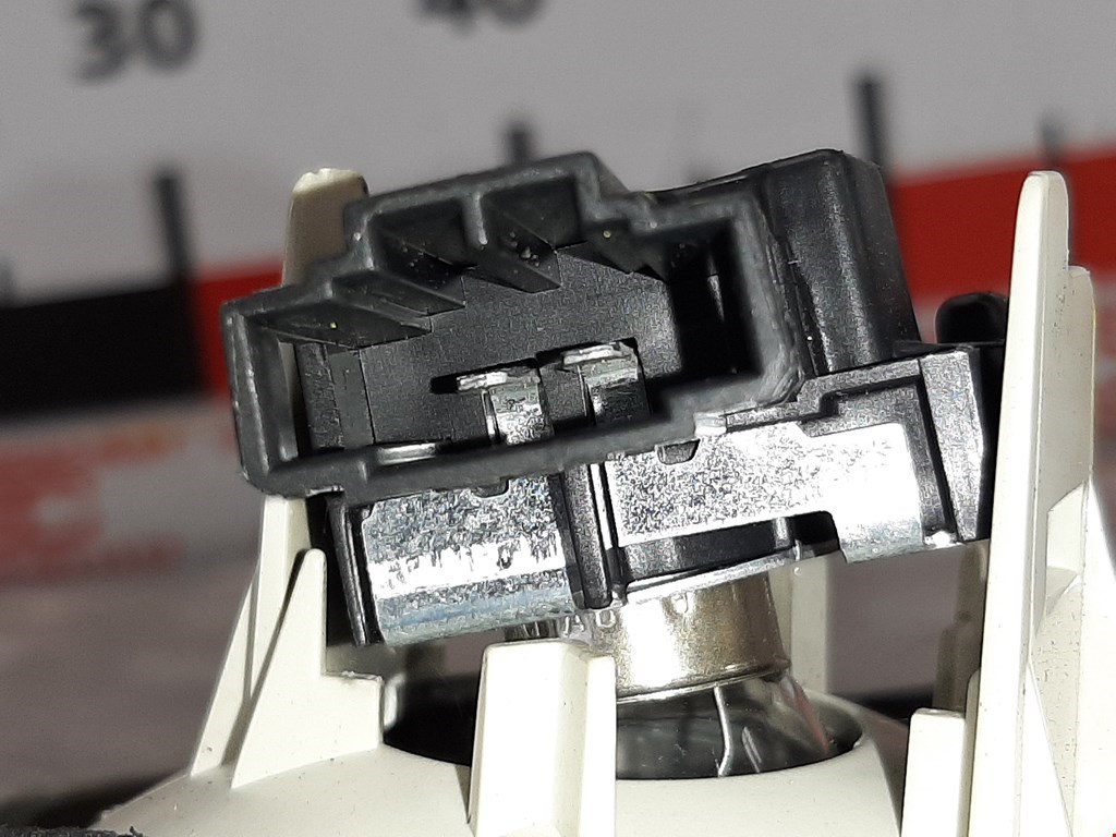 Фонарь задний внутренний правый VOLKSWAGEN Jetta V 2005-2011