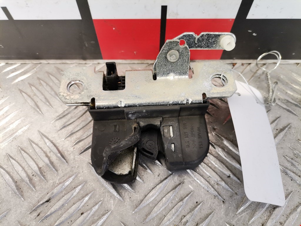 Замок багажника (крышки двери) SEAT Ibiza 2002-2008