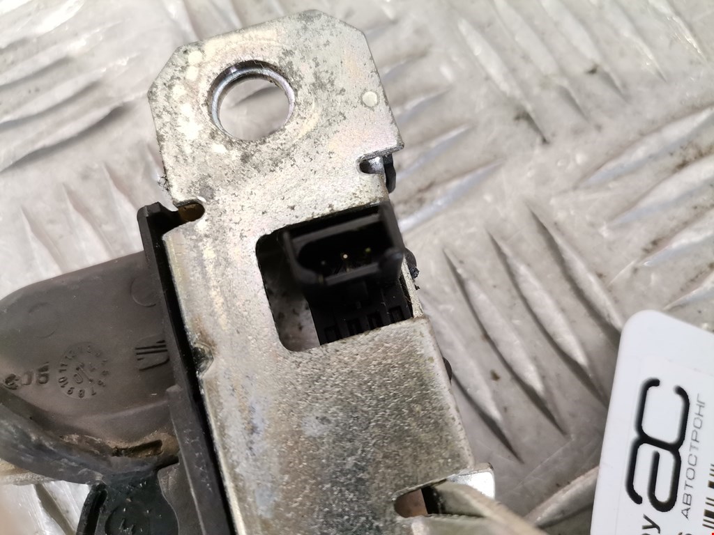 Замок багажника (крышки двери) SEAT Ibiza 2002-2008