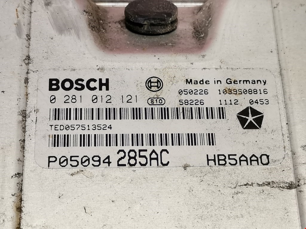 Блок управления двигателя (ЭБУ) CHRYSLER Voyager IV RG 2001-2007