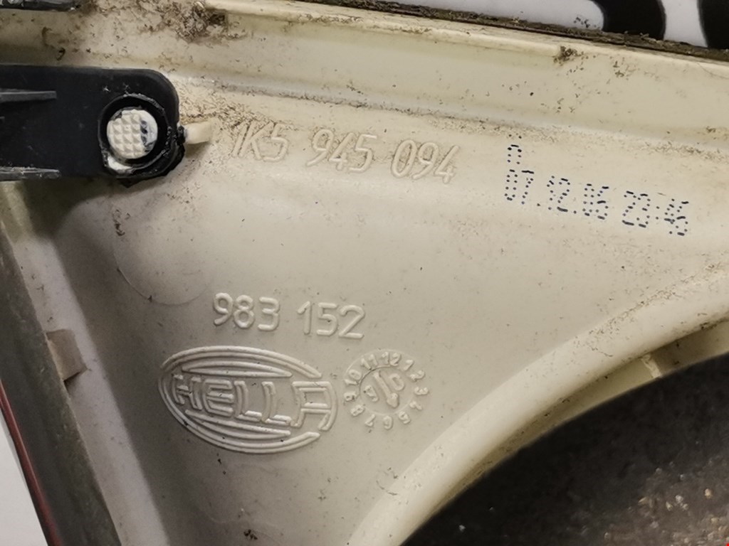 Фонарь задний внутренний правый VOLKSWAGEN Jetta V 2005-2011