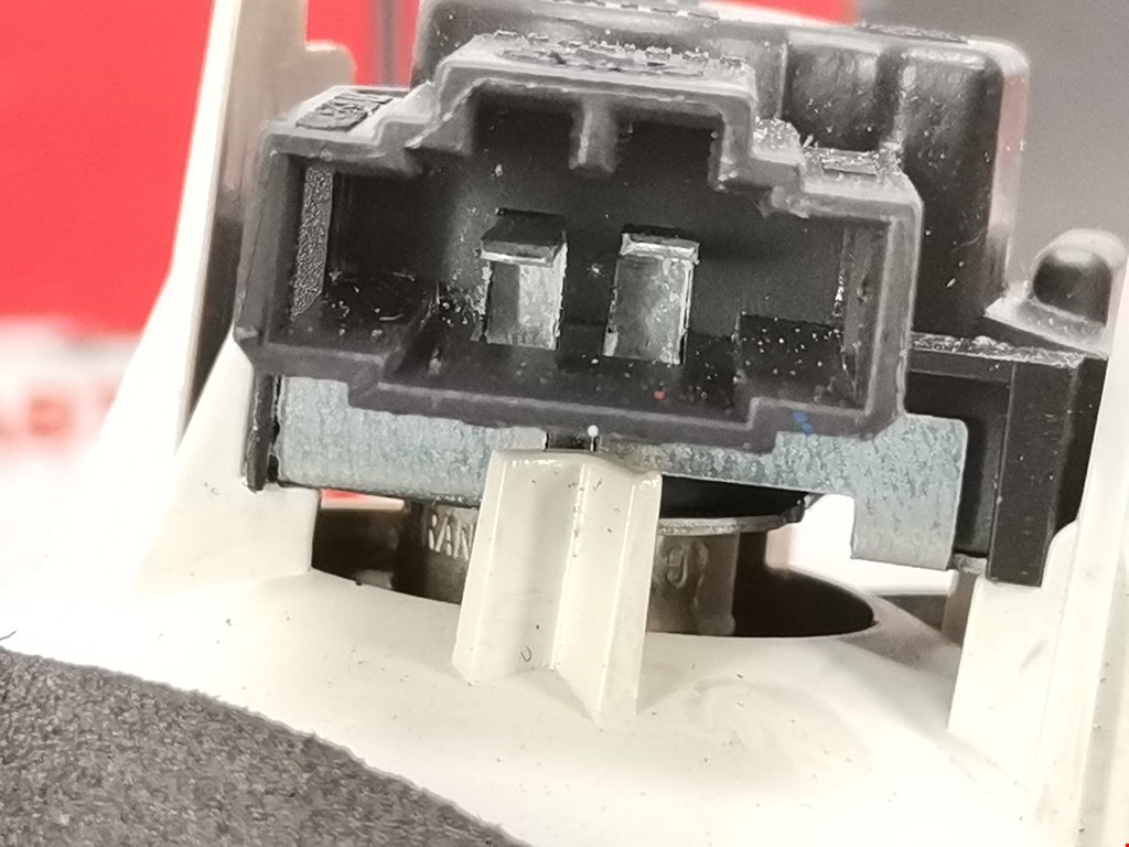 Фонарь задний внутренний правый VOLKSWAGEN Jetta V 2005-2011