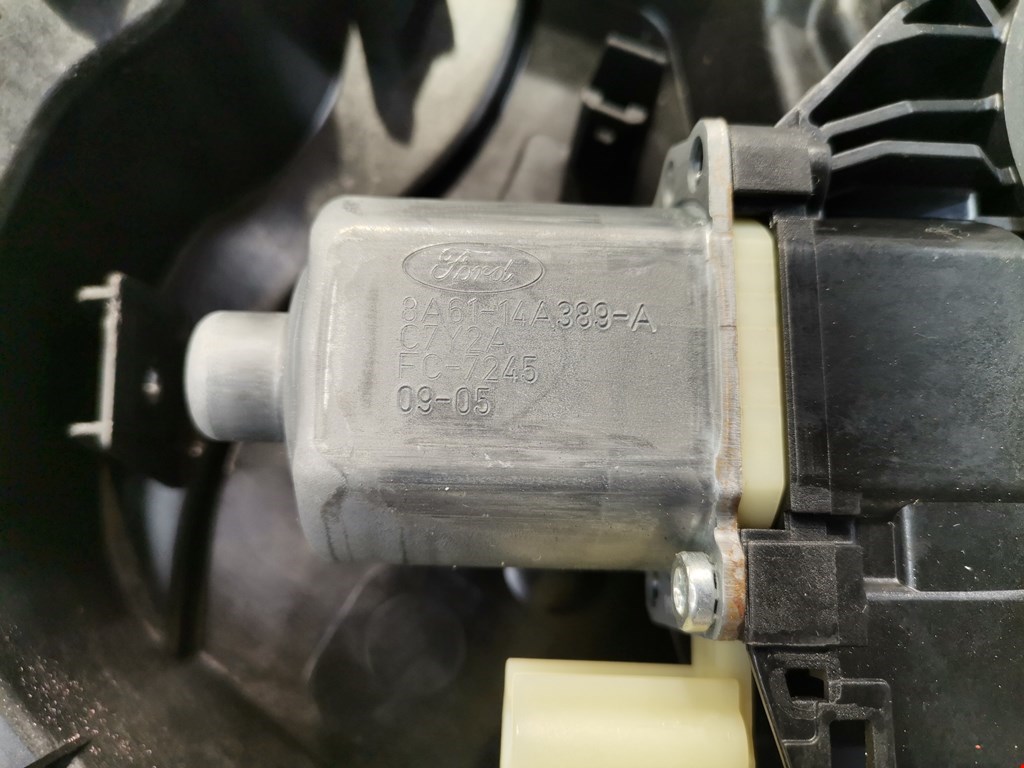 Стеклоподъемник передний левый FORD Fiesta 2008-2012