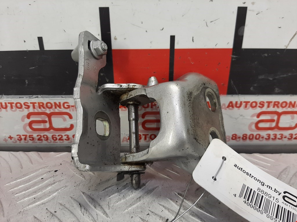 Петля двери задней правой Peugeot 308 (2007-2015)