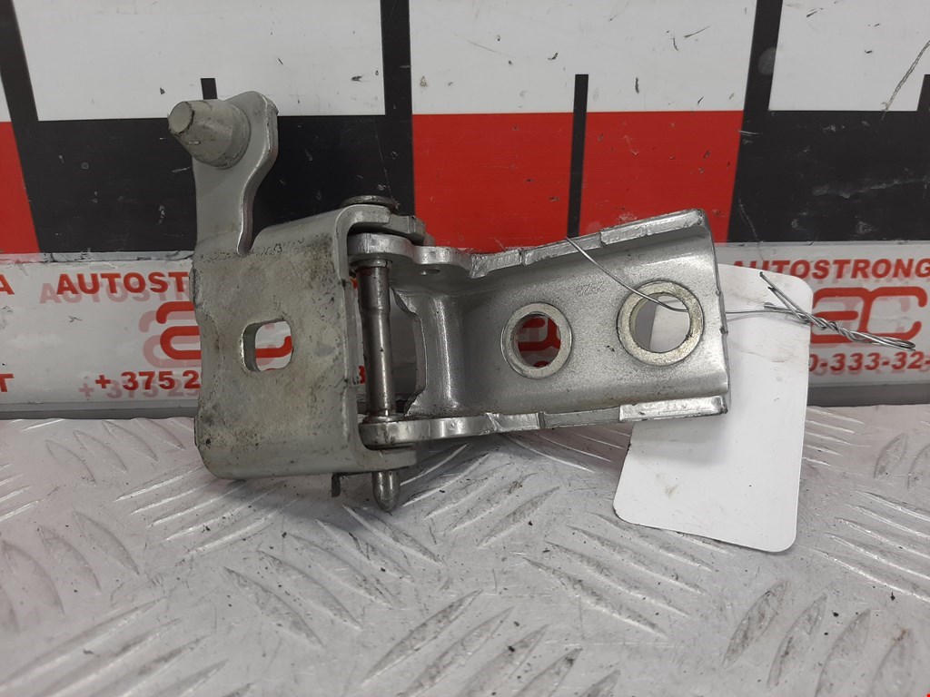 Петля двери задней правой Peugeot 308 (2007-2015)