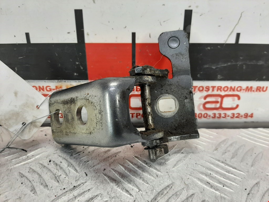 Петля двери задней правой Peugeot 308 (2007-2015)