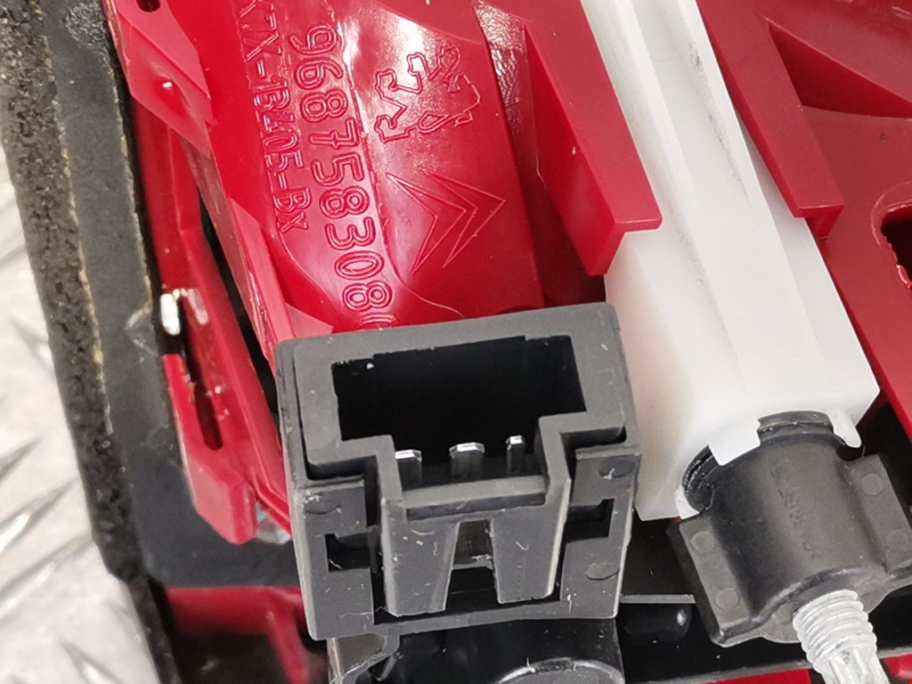 Фонарь задний внутренний левый CITROEN C5 II 2007-2017