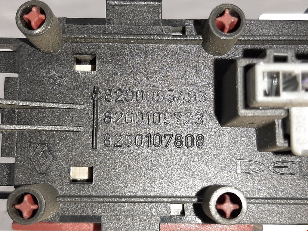 Кнопка аварийной сигнализации (аварийки) RENAULT Megane II 2002-2009