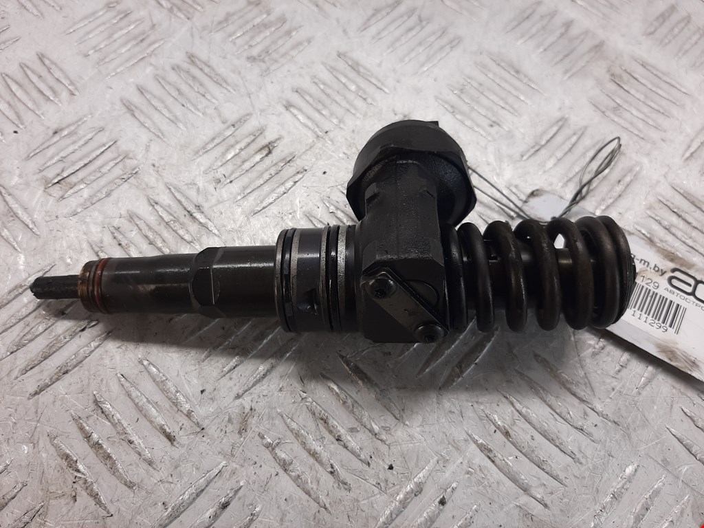 Форсунка дизельная электрическая VOLKSWAGEN Passat B6 2005-2011