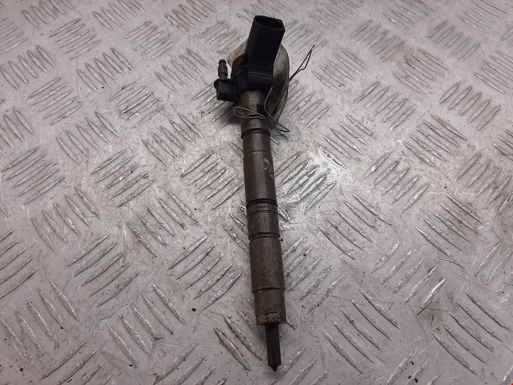 Форсунка дизельная электрическая VOLKSWAGEN Passat B6 2005-2011