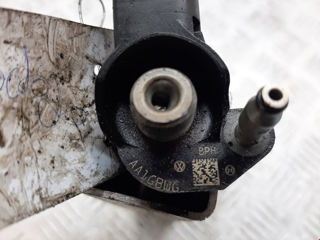 Форсунка дизельная электрическая VOLKSWAGEN Passat B6 2005-2011