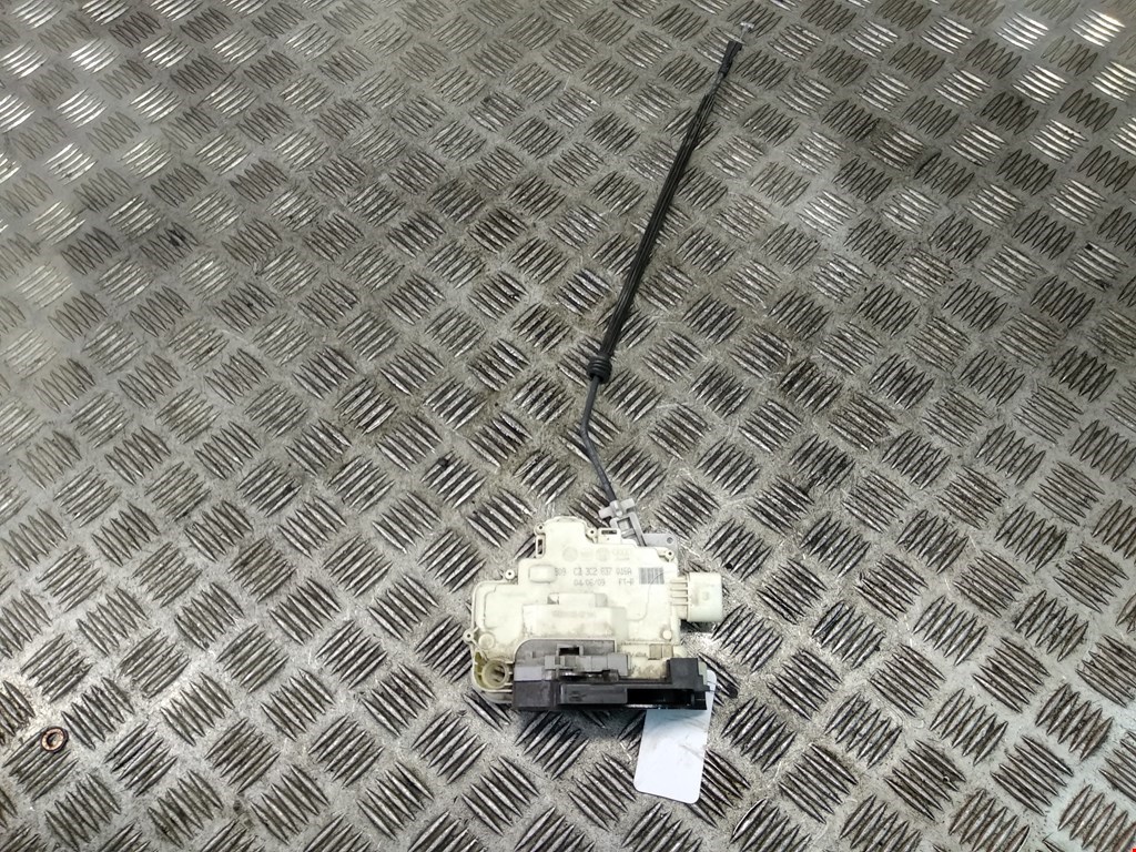 Замок двери передней правой SKODA Superb 2008-2015