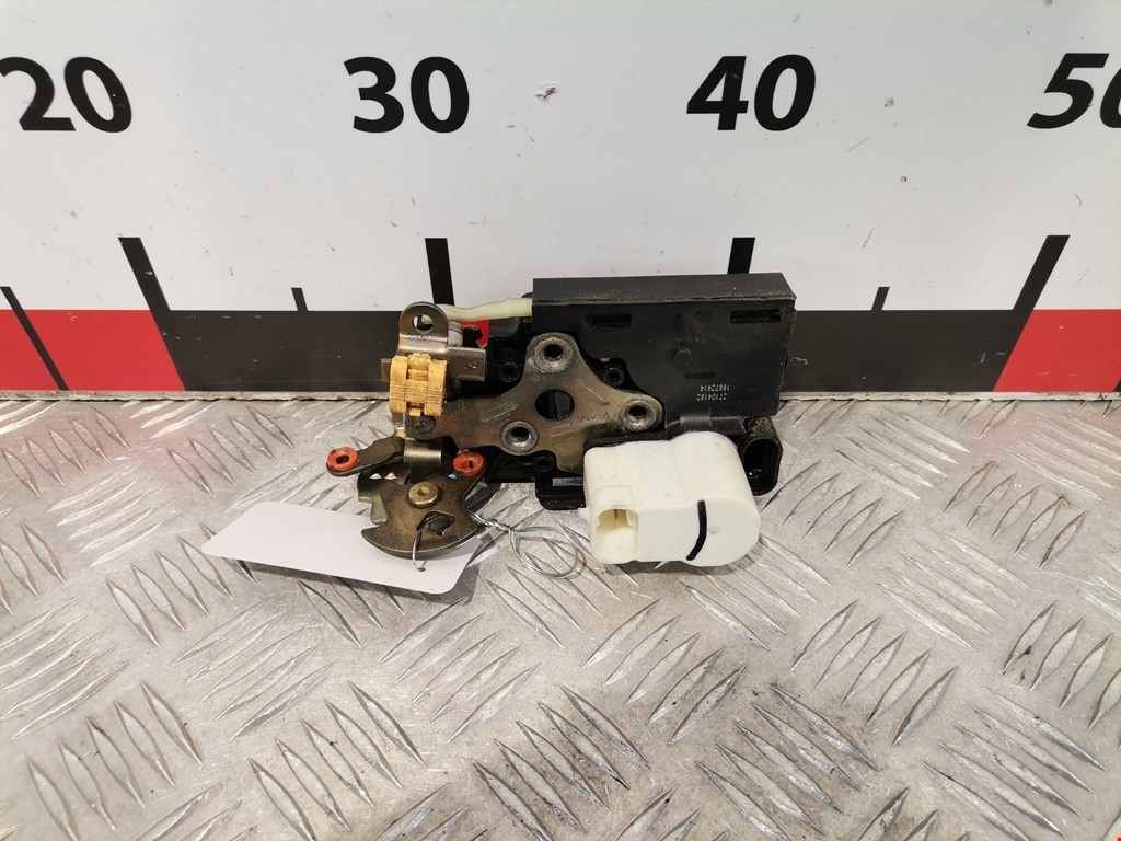 Замок двери передней правой Chevrolet TrailBlazer 1 (2001-2009)