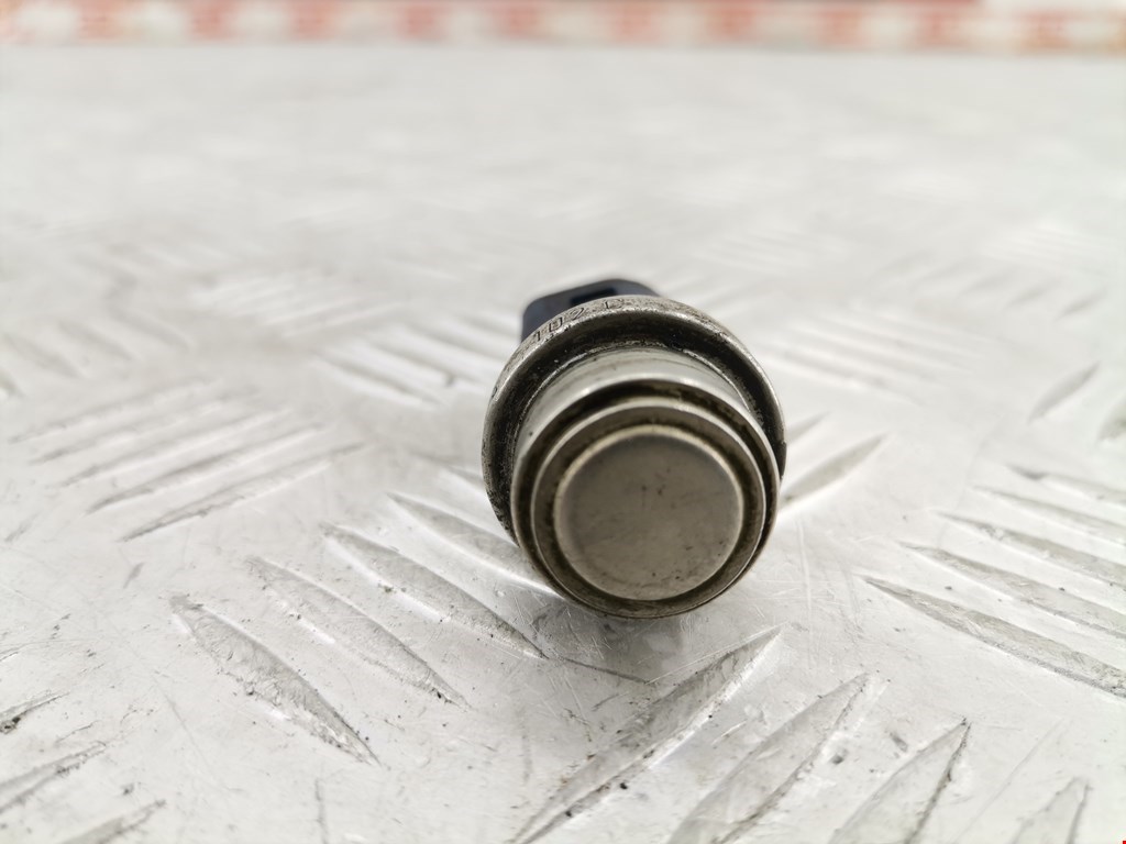 Датчик температуры (охлаждающей жидкости) AUDI A4 B5 1995-2001