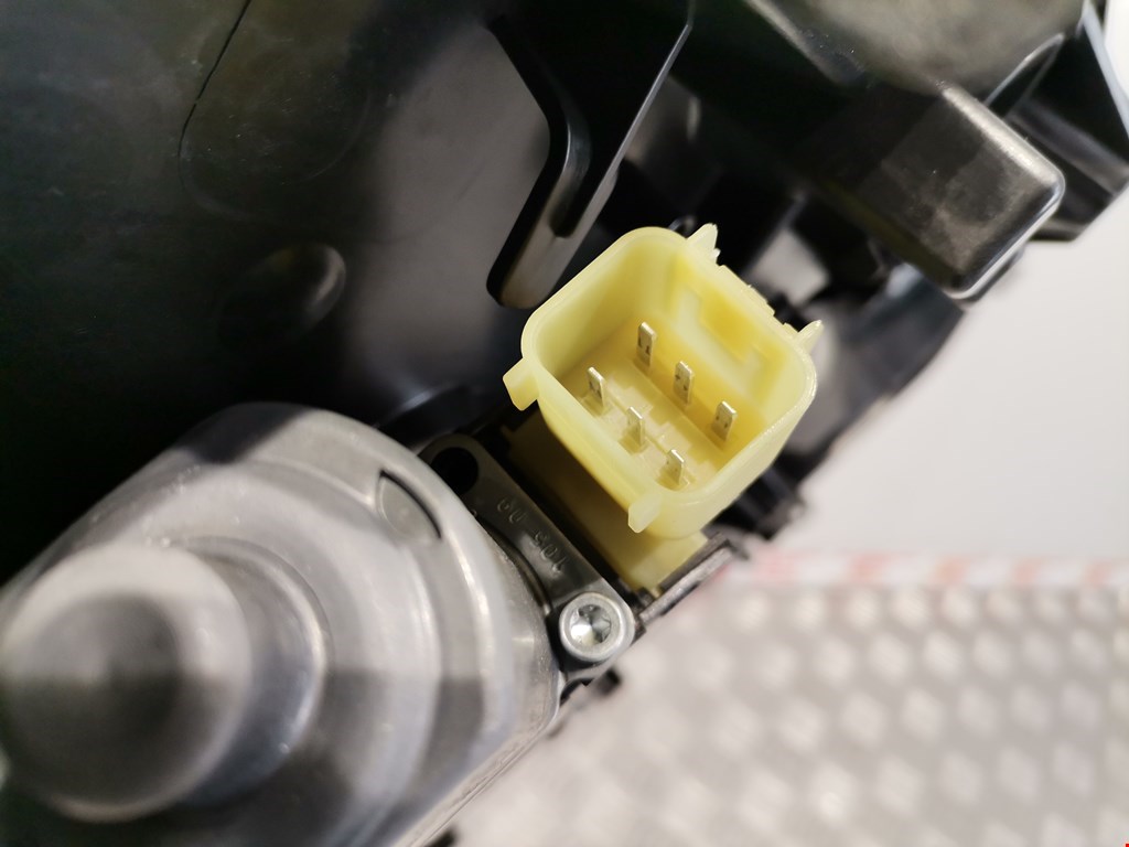 Стеклоподъемник передний правый FORD Fiesta 2008-2012