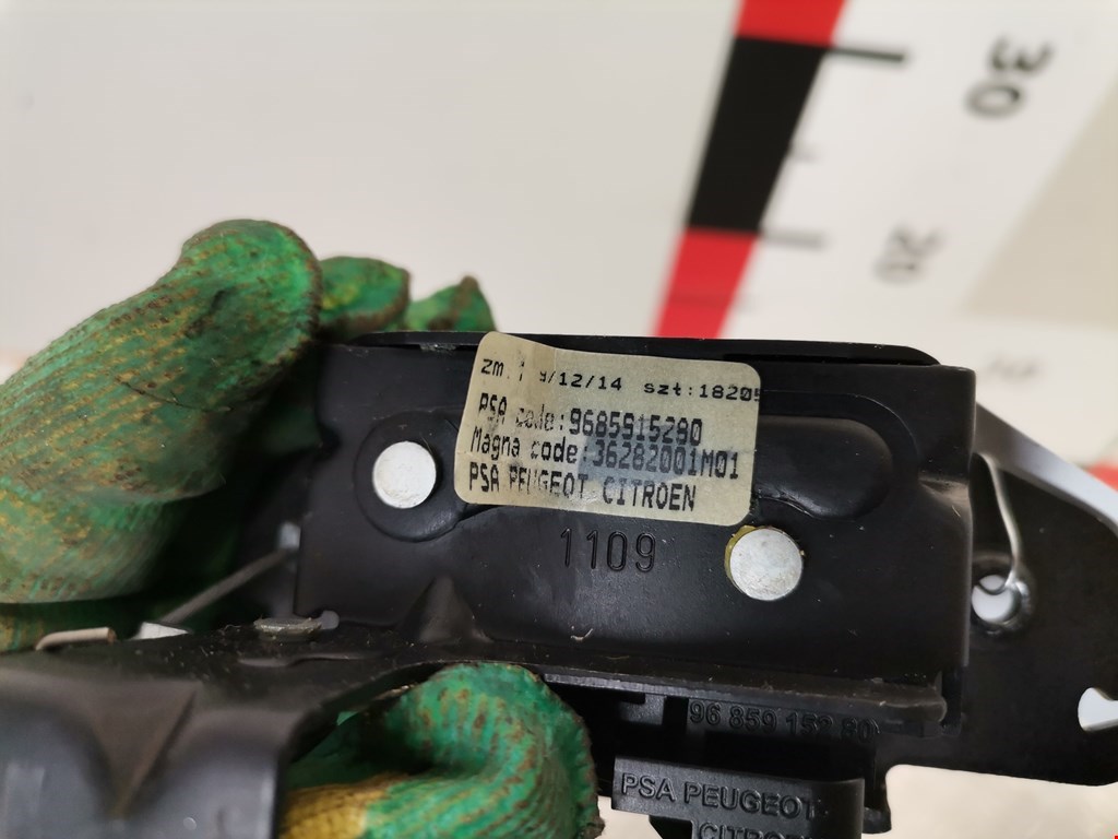 Замок багажника (крышки двери) PEUGEOT Partner 2008-2018