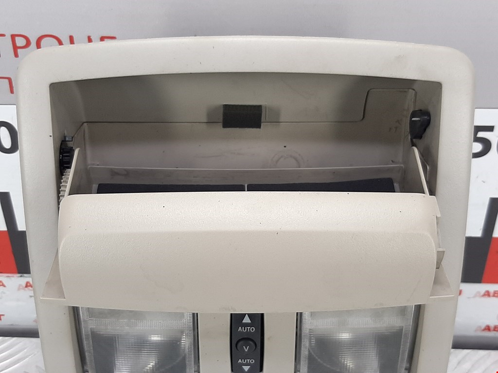 Плафон салонный (салона фонарь) JEEP Grand Cherokee WK 2004-2010