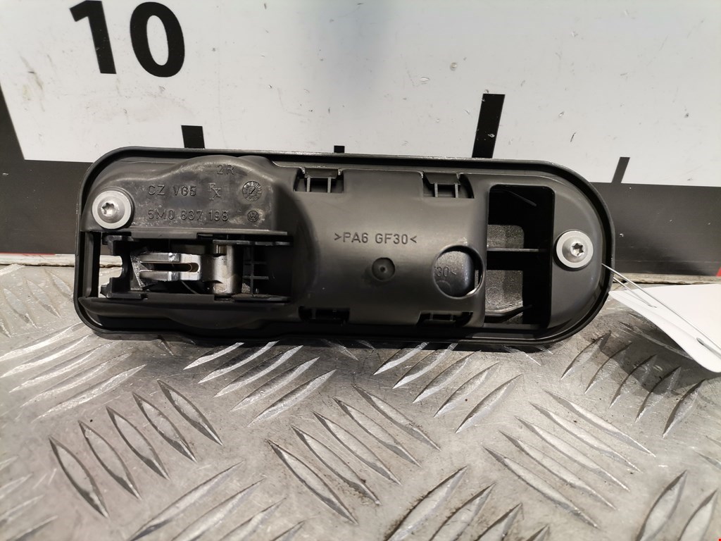 Ручка дверная задняя внутренняя правая VOLKSWAGEN Golf V Plus 2004-2009