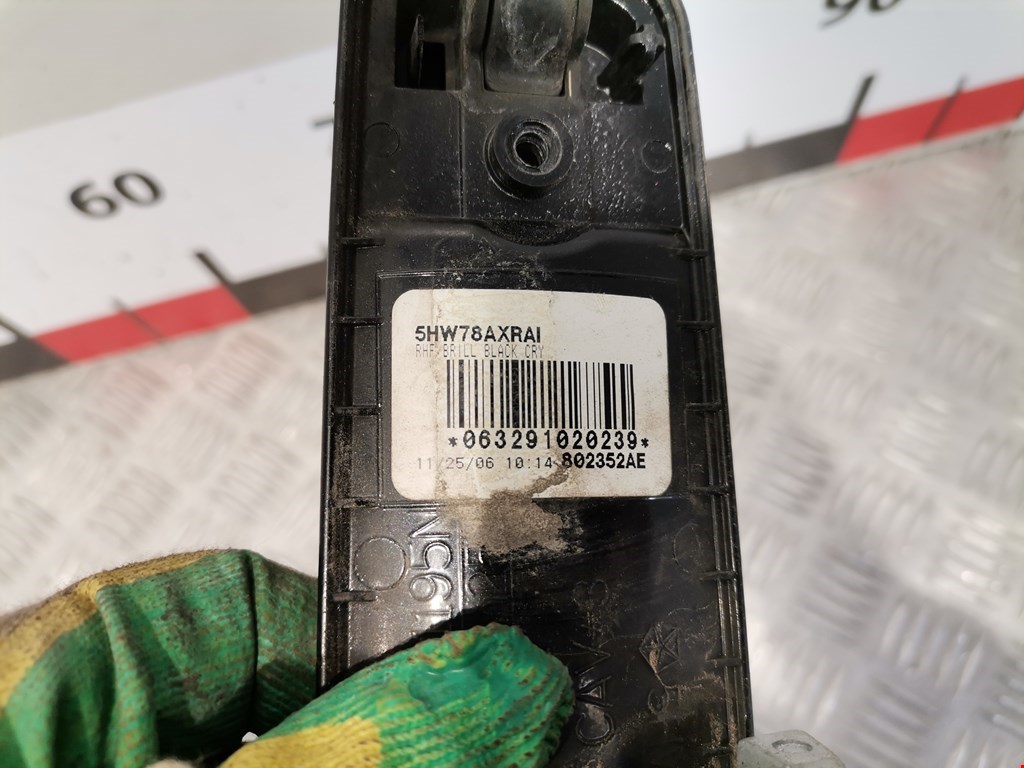 Ручка двери передней наружная правая JEEP Grand Cherokee WK 2004-2010