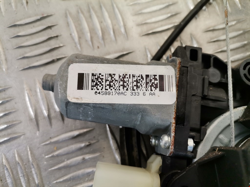 Стеклоподъемник передний правый JEEP Grand Cherokee WK 2004-2010