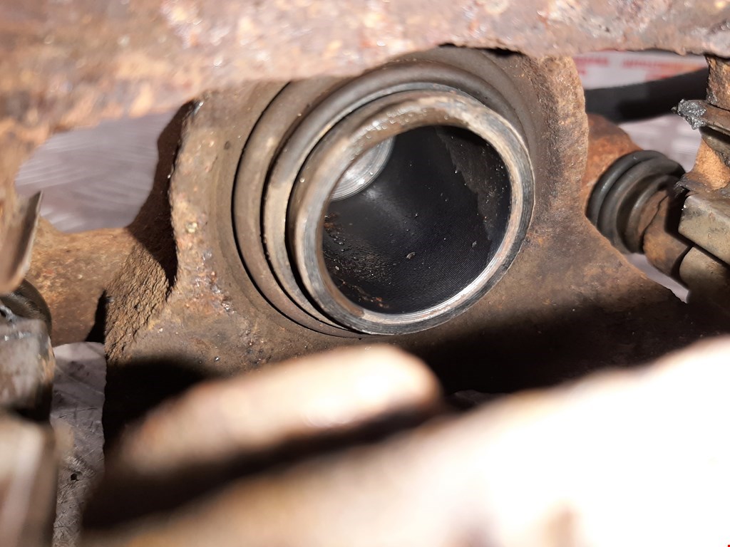 Суппорт задний левый NISSAN Juke 2010-2019