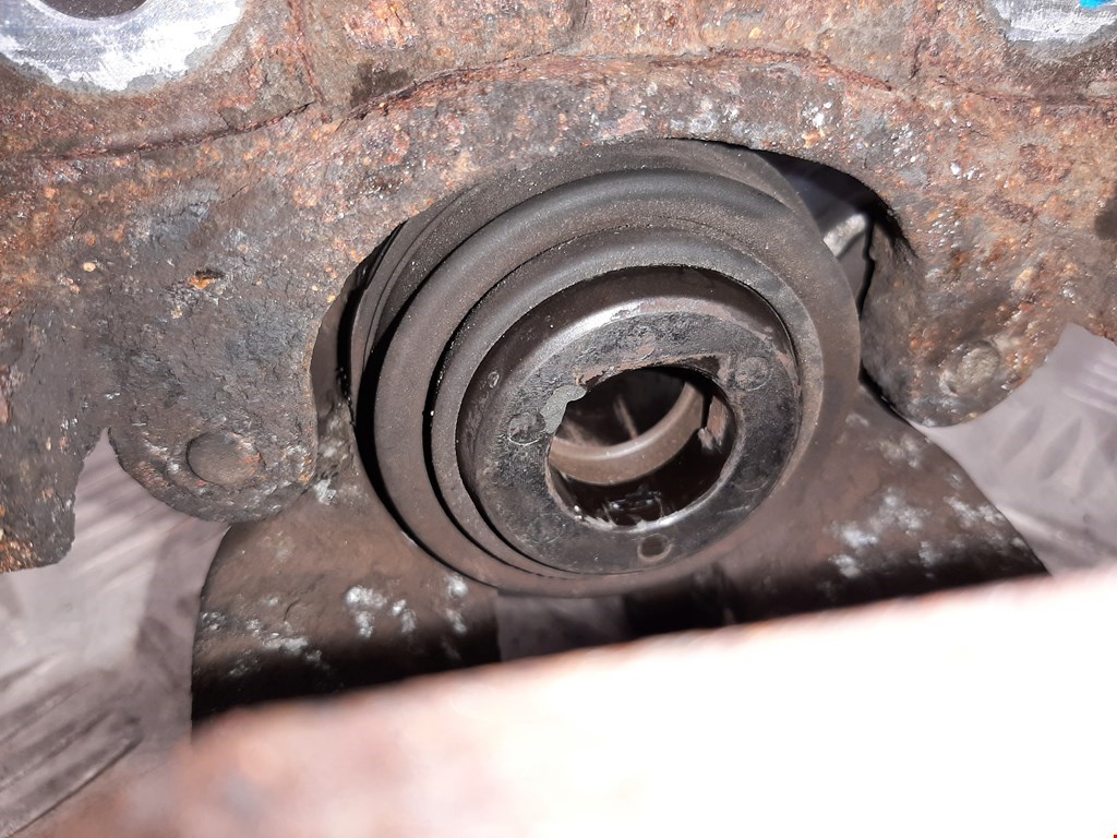 Суппорт задний левый MERCEDES-BENZ CLS-Class C219 2004-2010